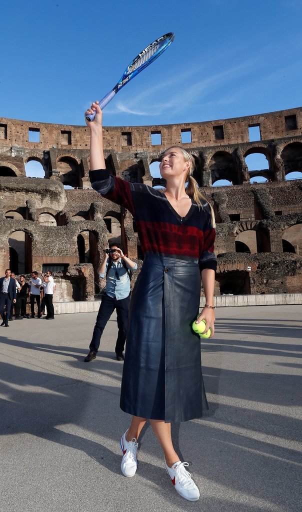Sharapova, Kolezyum’u gezdi
