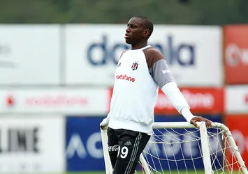 Demba Ba Beşiktaş'ı resmen açıkladı