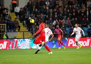 Galatasaray açılış maçlarını kazanıyor!