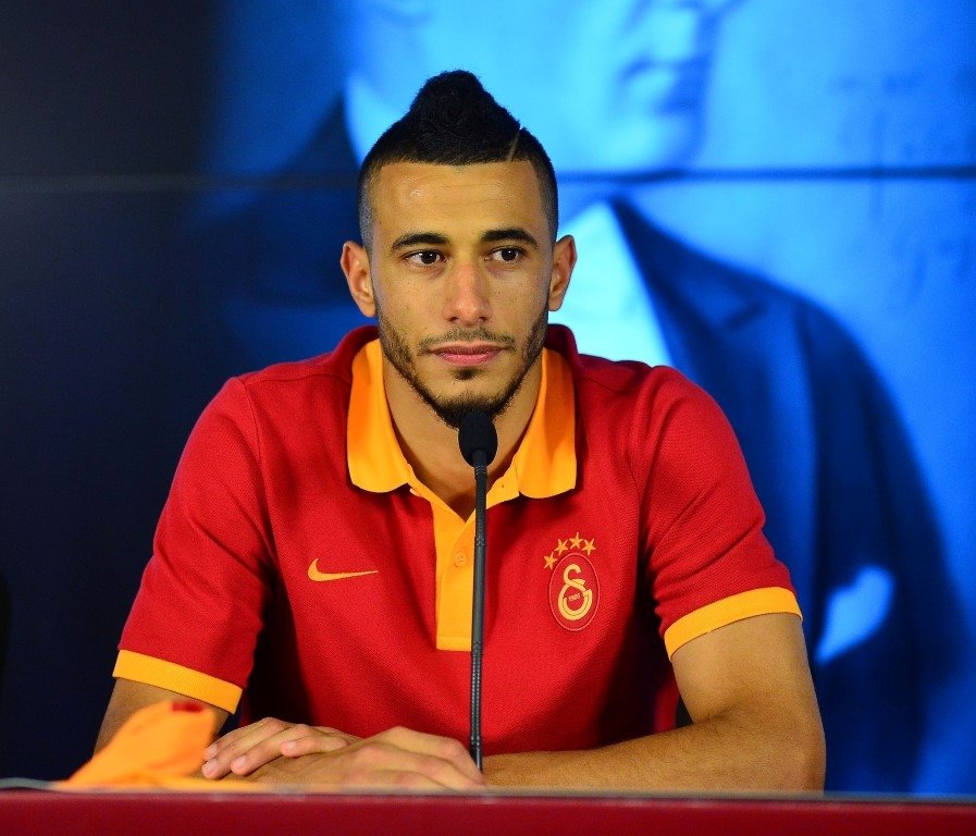 Taraftar sordu, Belhanda cevapladı