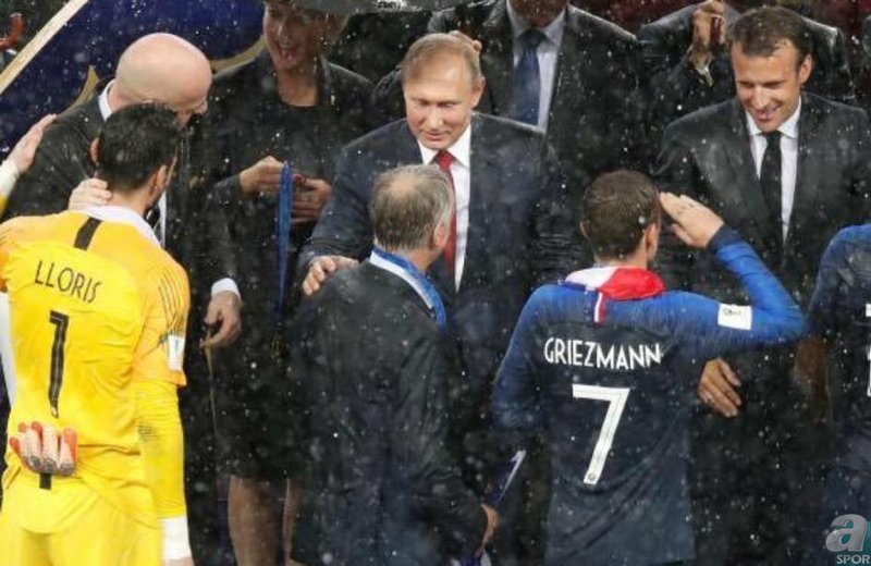Dünden bugüne ’Asker Selamı’ veren futbolcular