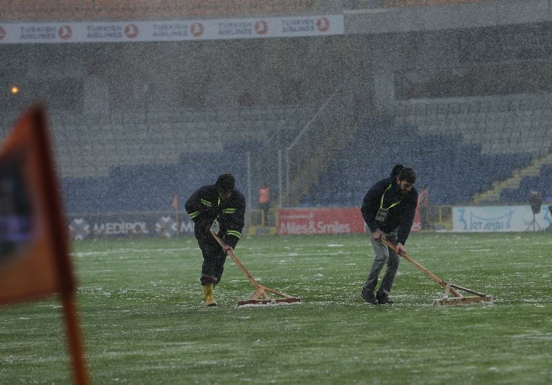 Damien Comolli’ye Başakşehir şoku!