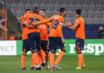 Lider Başakşehir son 16'da!