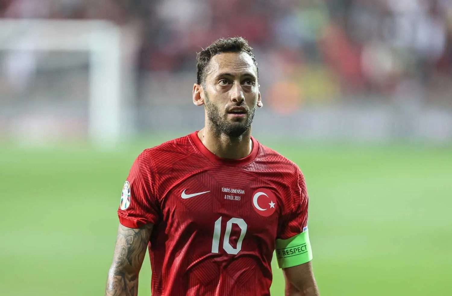 Hakan Çalhanoğlu'ndan Transfer İtirafları: Fenerbahçe ve Galatasaray İddialarına Yanıt