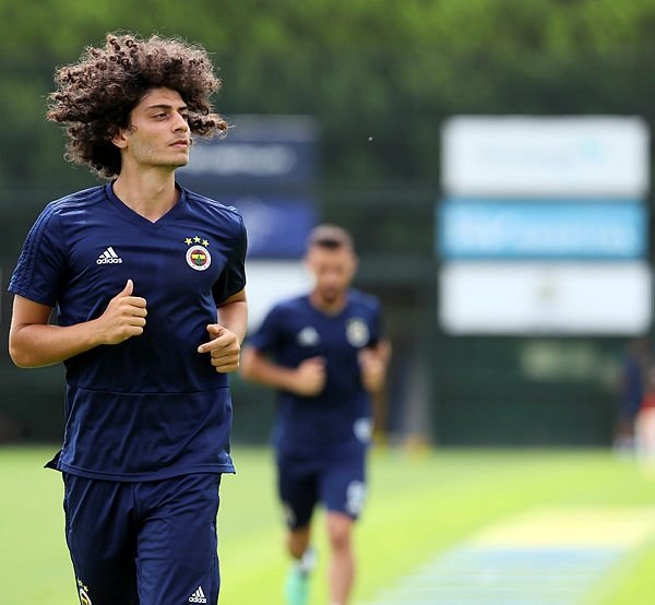 Fenerbahçe’de yıldız isim kadro dışı!