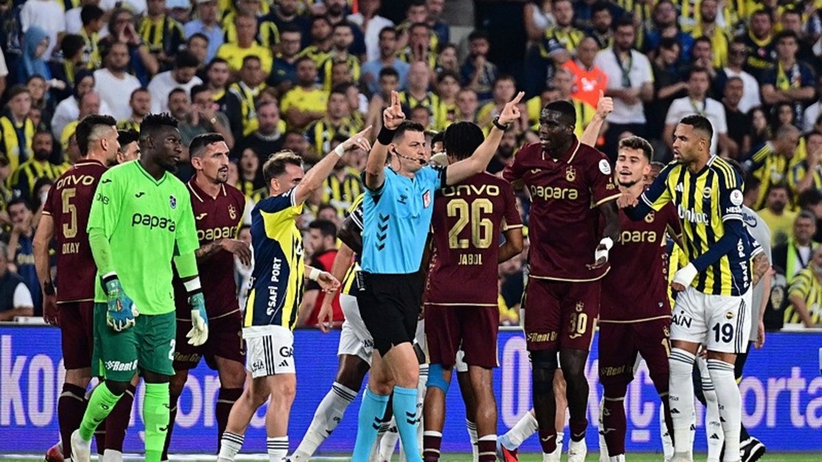 Spor yazarları Fenerbahçe-Trabzonspor maçını yorumladı Spor yazarları Fenerbahçe-Trabzonspor maçını yorumladı