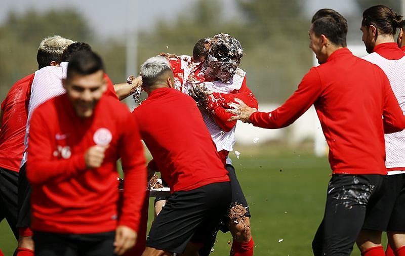 Eto’o’yu kızdıran doğum günü kutlaması