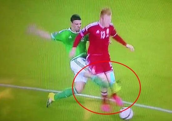 Cüneyt Çakır’dan sahalarda ender görülen uygulama