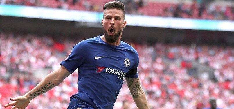 Giroud bir yıl daha Chelsea'de