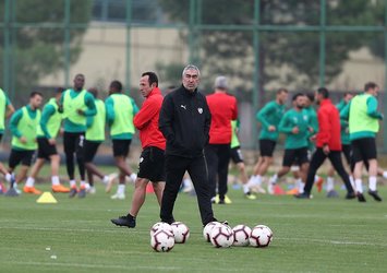 "Ülke futbolunda ekonomik kriz var"