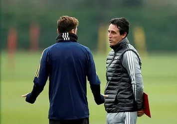 Emery'den Mesut Özil eleştirilerine yanıt