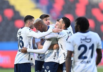 F.Bahçeli yıldıza övgü dolu sözler! "İmdat düğmesi"