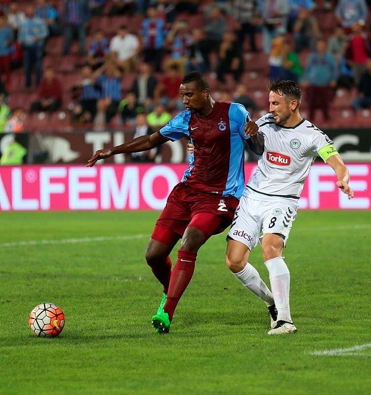 Ersun Yanal neşteri vurdu