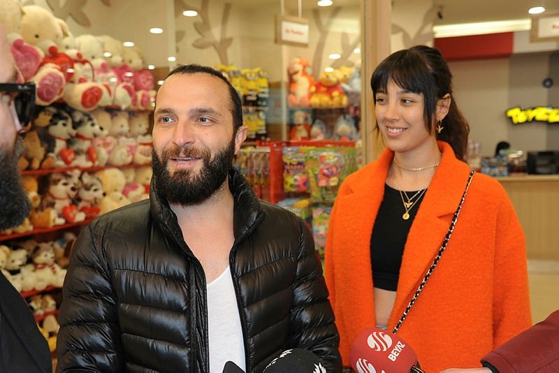 Arda Turan’ın elindeki silah ateş aldı