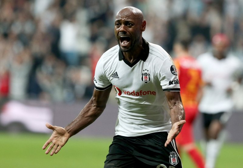 Vagner Love Beşiktaş’ı bombaladı!