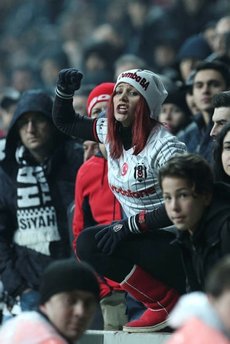 Beşiktaş - Lyon maçını kaç kişi izleyecek