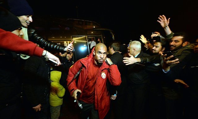 G.Saray’ın yıldızı Türkiye’den ayrıldı!