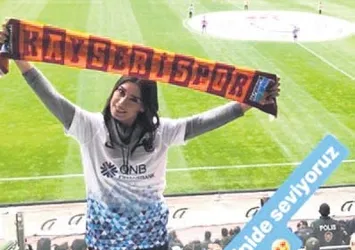 Burcu Kıratlı'dan Trabzonspor'a destek