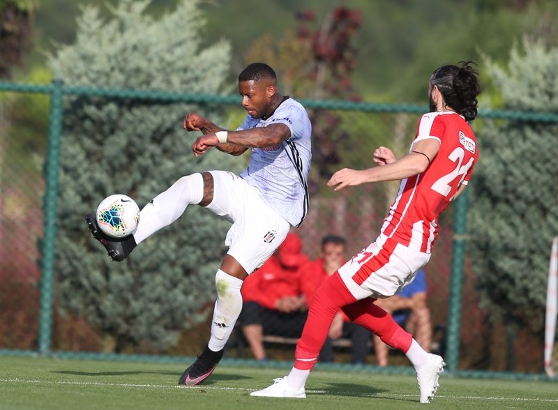 Beşiktaş gençleriyle güldü!