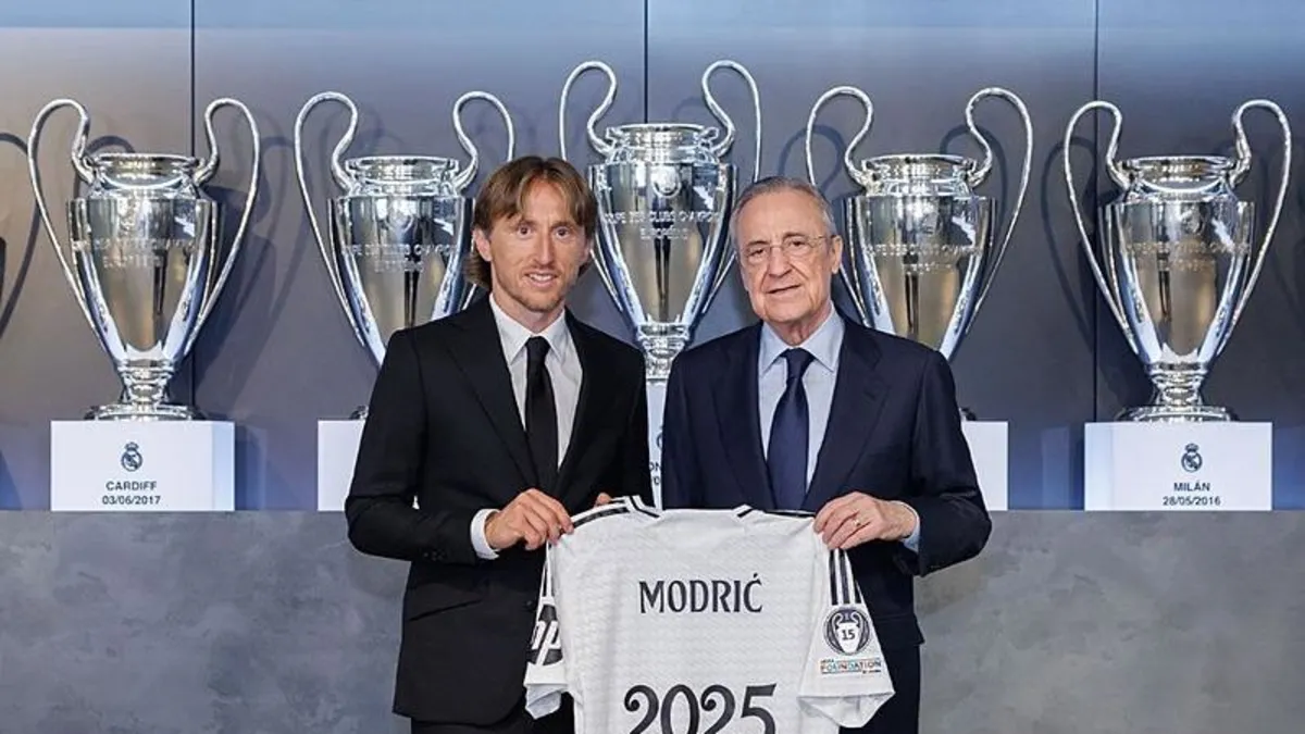 Luka Modric 1 sene daha Real Madrid'de!