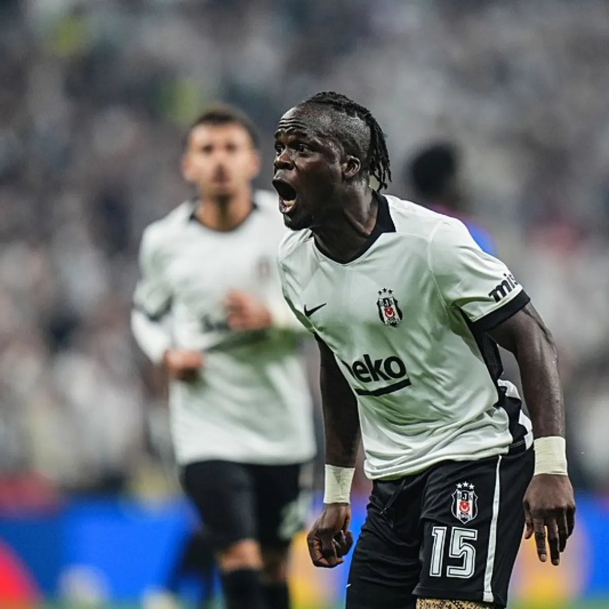 Beşiktaş'ta Olaitan'ın performansı sonrası transfer endişesi