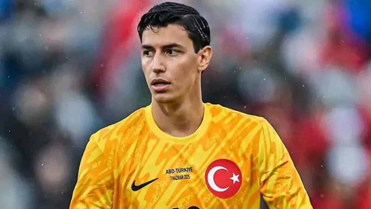 Galatasaray Berke Özer'i bitiriyor! İşte sözleşme detayları... Galatasaray Berke Özer'i bitiriyor! İşte sözleşme detayları...