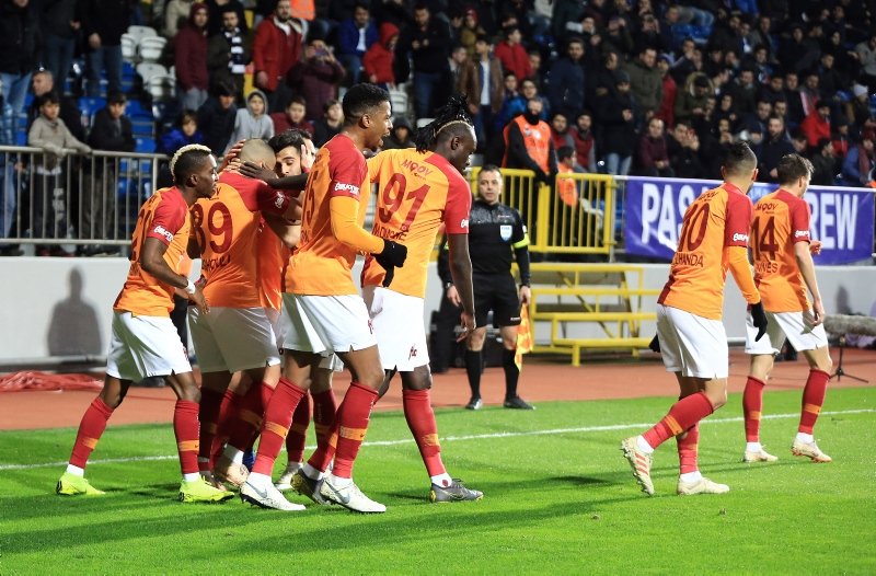 Galatasaray Feghouli ile gaza bastı!