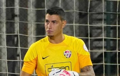 Berke Özer güvenlik görevlisiyle tartıştı!