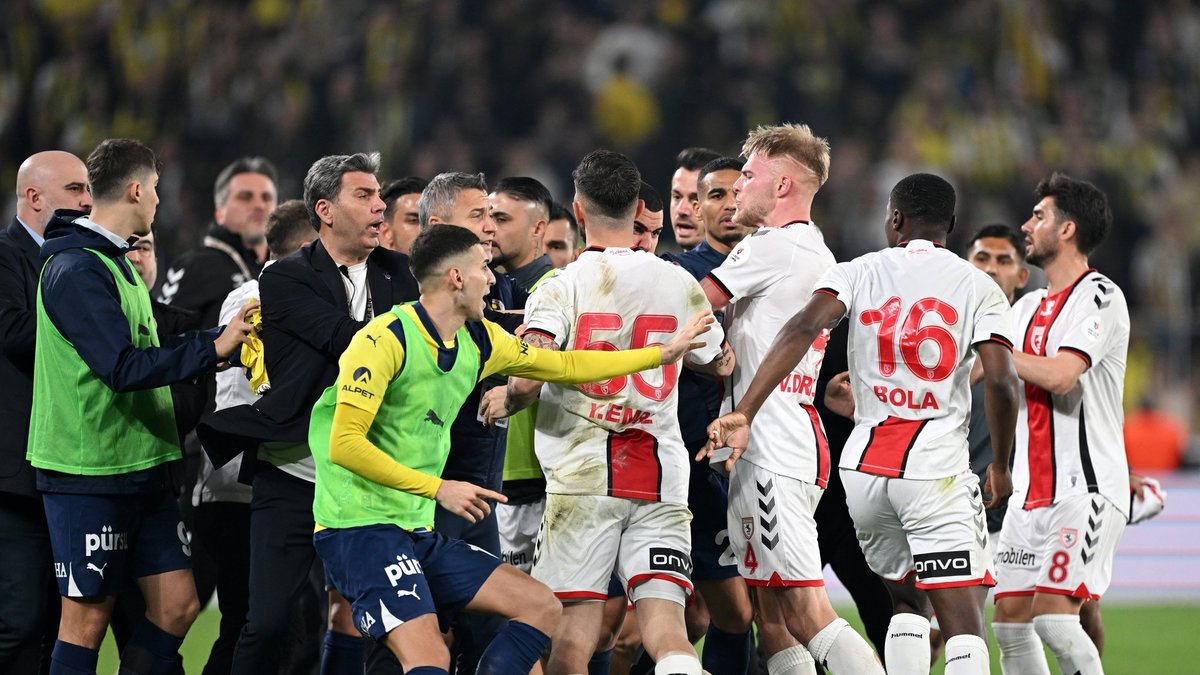 Reeder Samsunspor Fenerbahçe'yi TFF'ye şikayet etti Reeder Samsunspor Fenerbahçe'yi TFF'ye şikayet etti