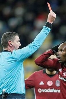 UEFA'dan Craig Thomson'a görev!