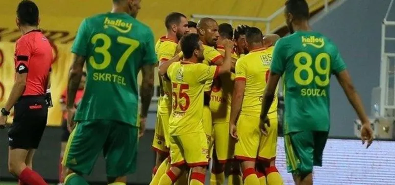 Göztepe'de 3 isimle yollar ayrıldı