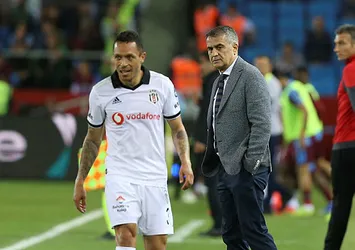 Adriano ikinci yarıya çıkamadı