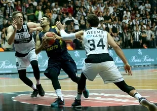Fenerbahçe deplasmanda Beşiktaş'ı devirdi