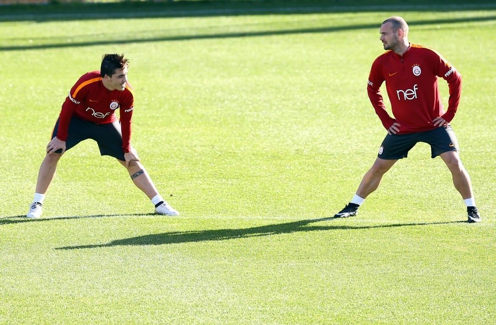 Sneijder transfer iddialarına cevap verdi