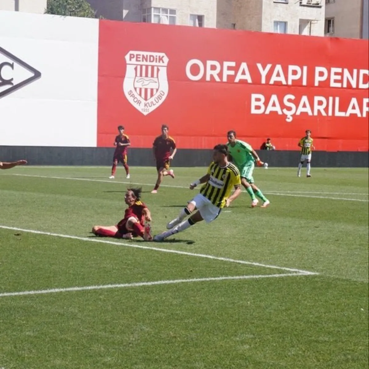 Fenerbahçe U19, UEFA Gençlik Ligi'nde Roma'ya Yenildi