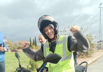 Mesut Özil ehliyet sınavına girdi!