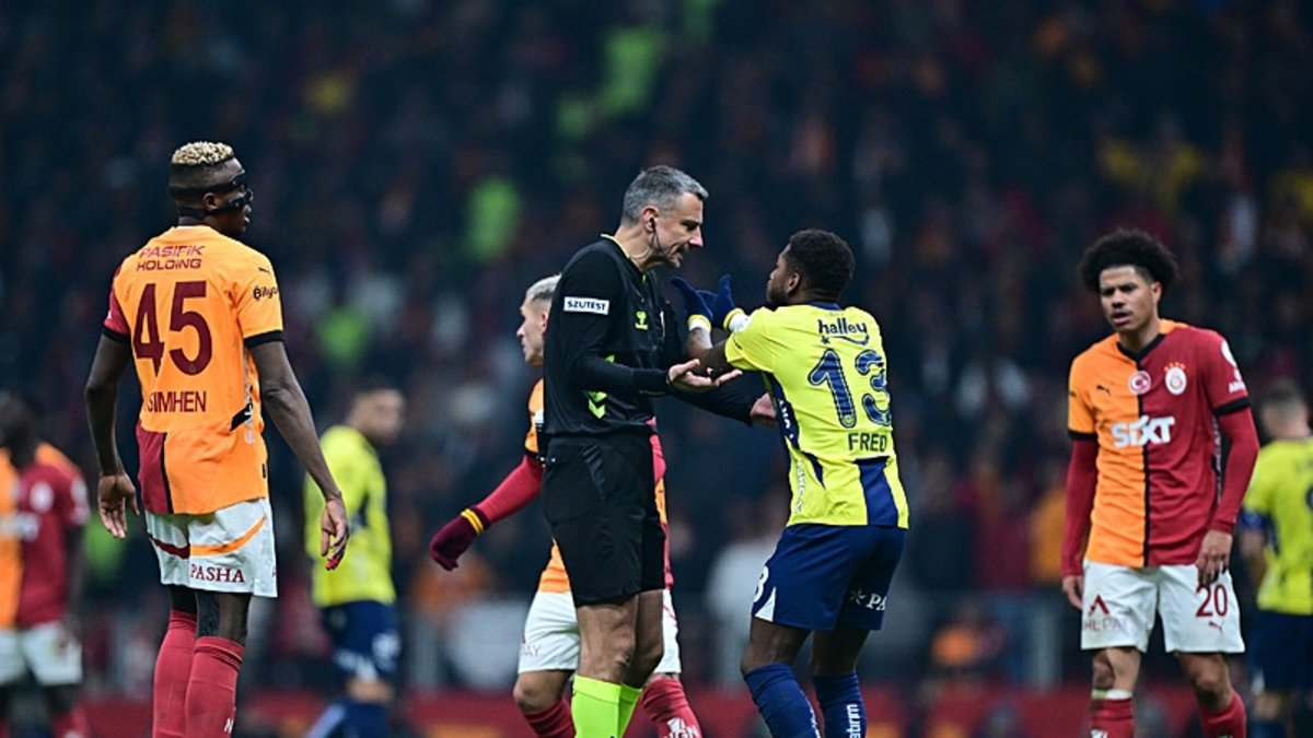Eski hakemler Galatasaray-Fenerbahçe derbisindeki o pozisyonu yorumladı! Net penaltı Eski hakemler Galatasaray-Fenerbahçe derbisindeki o pozisyonu yorumladı! Net penaltı