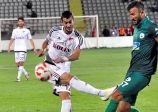 Elazığspor işi ilk yarıda bitirdi