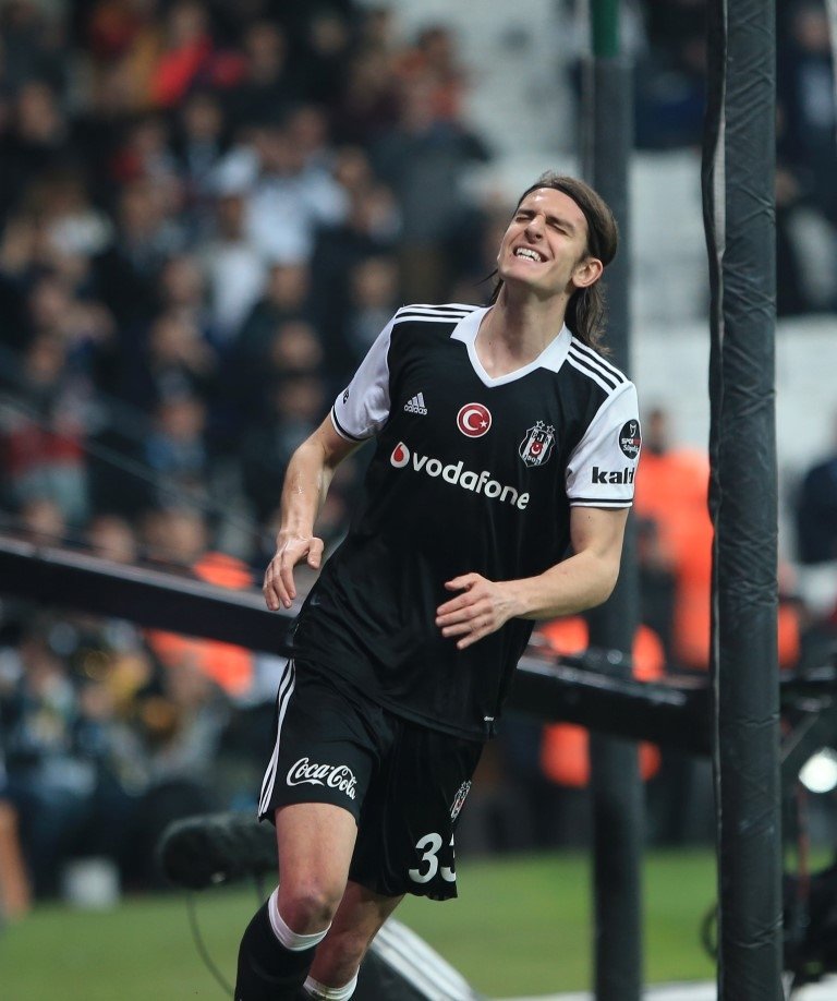 Atınç Nukan Beşiktaş’ta kalıyor