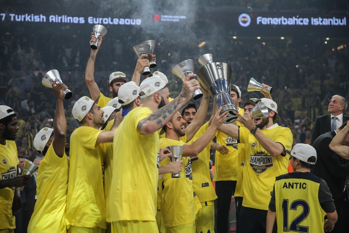 Datome söz verdi, saçlarını kestirdi