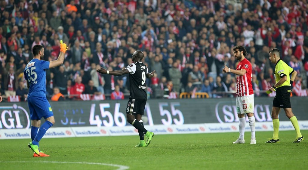 Vicent Aboubakar’a sert tepki