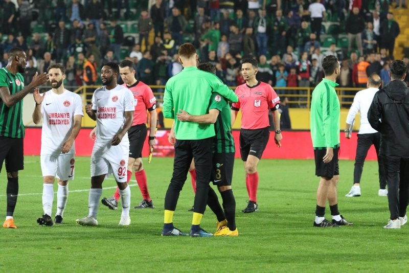Akhisarspor - Ümraniyespor maçından kareler