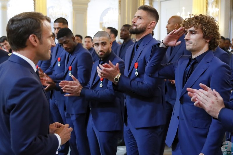 Dünden bugüne ’Asker Selamı’ veren futbolcular