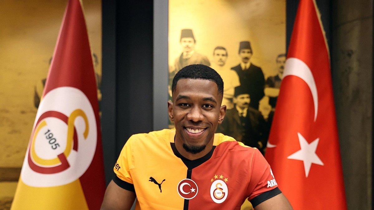 Galatasaray Carlos Cuesta'nın lisansını çıkardı! Galatasaray Carlos Cuesta'nın lisansını çıkardı!