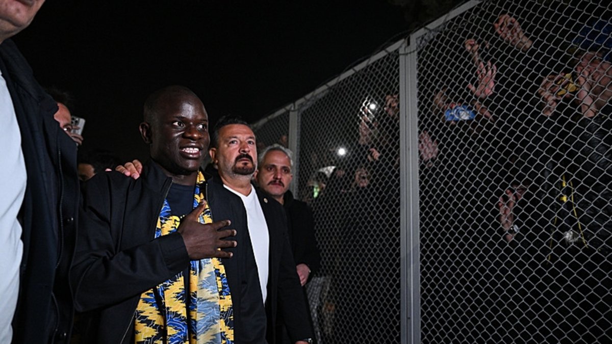 N'Golo Kante Fenerbahçe için İstanbul'a geldi! Taraftar havalimanına akın etti