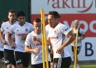 Adriano ilk antrenmana çıktı