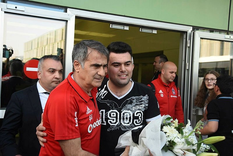 Beşiktaş’a İzmir’de çoşkulu karşılama!