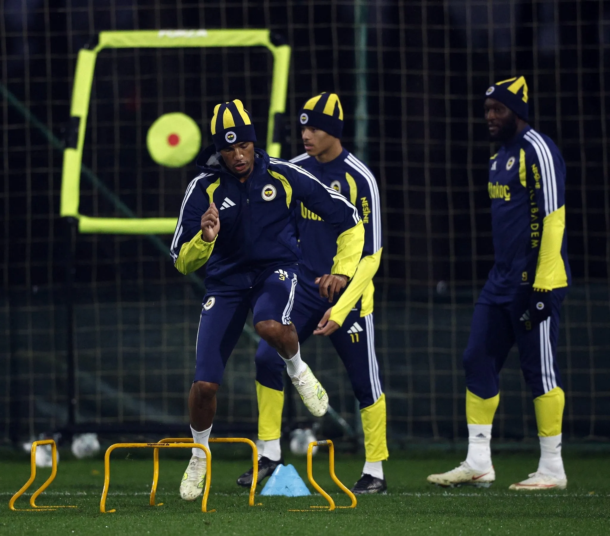 Fenerbahçe, Göztepe maçının hazırlıklarını tamamladı