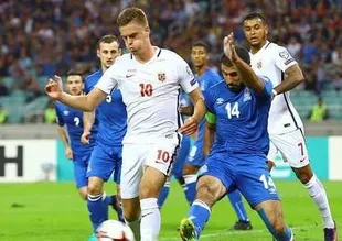 Azerbaycan 2'de 2 yaptı!