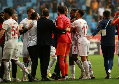 Adana'da maç sonu gerginlik!